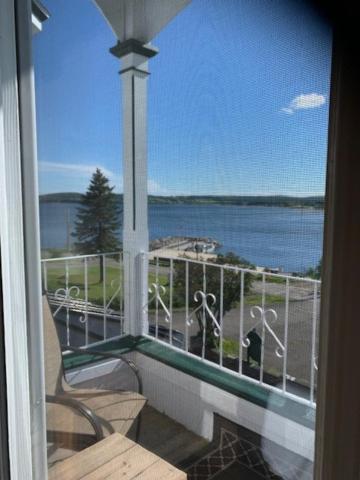 Le Manoir Du Vieux Presbytere Port-Daniel Bagian luar foto