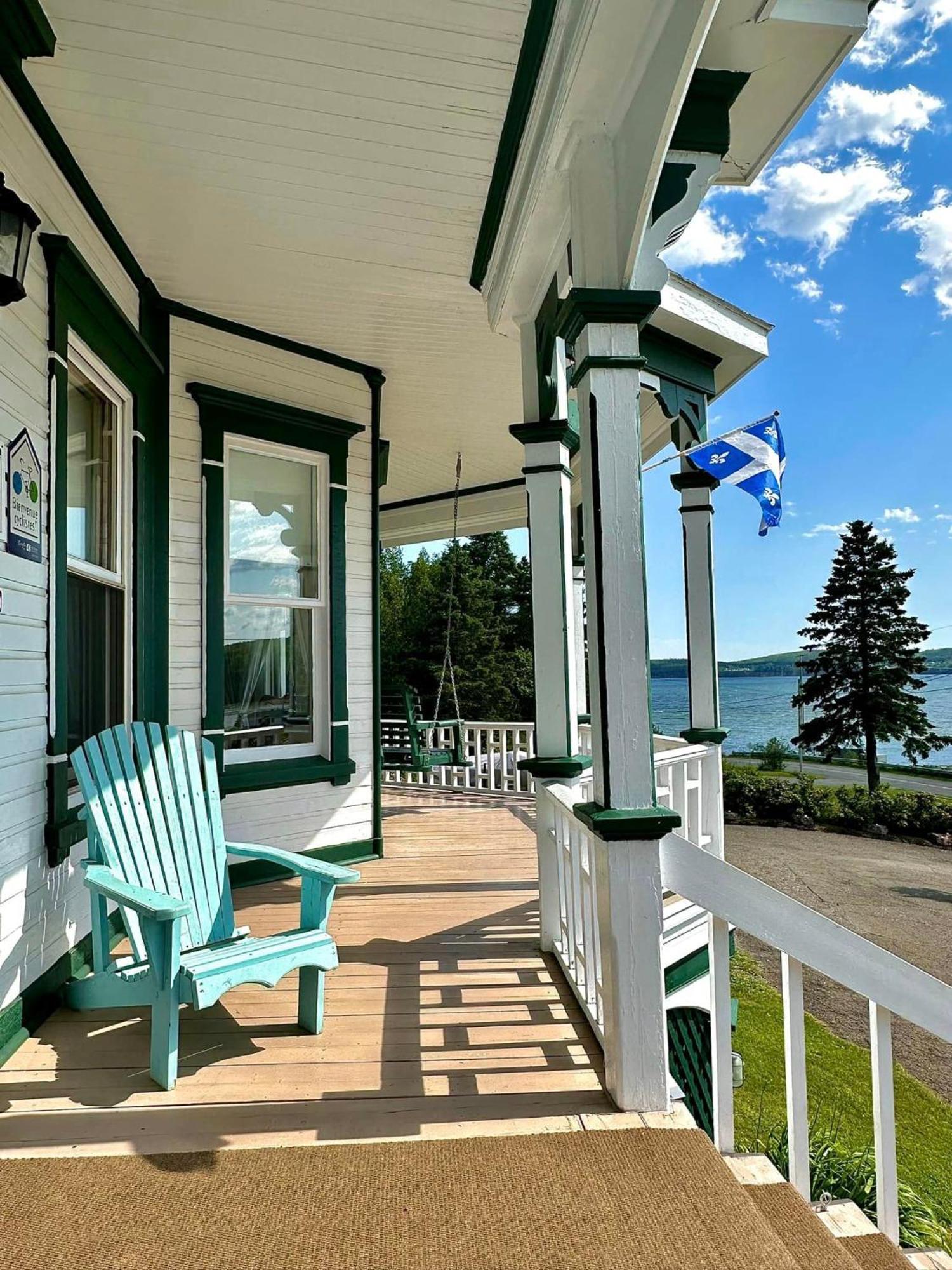 Le Manoir Du Vieux Presbytere Port-Daniel Bagian luar foto