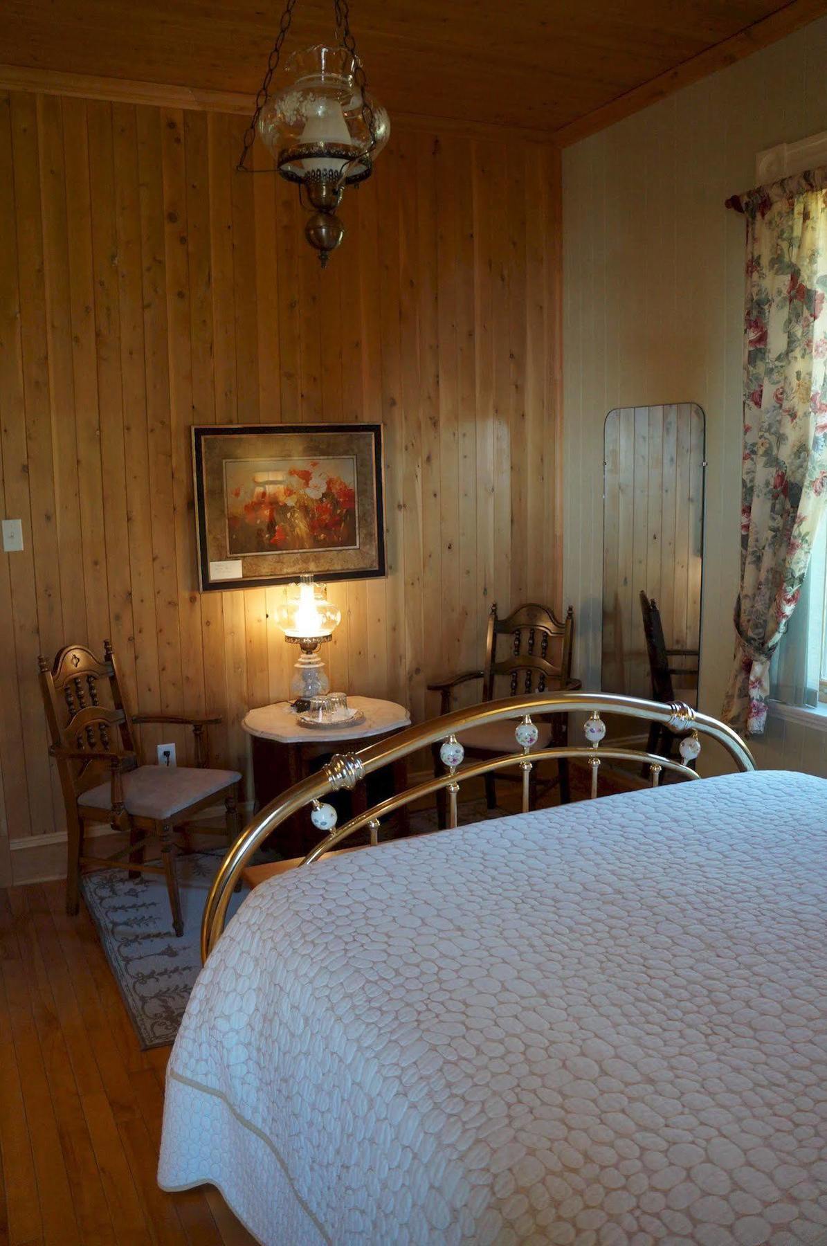 Le Manoir Du Vieux Presbytere Port-Daniel Bagian luar foto