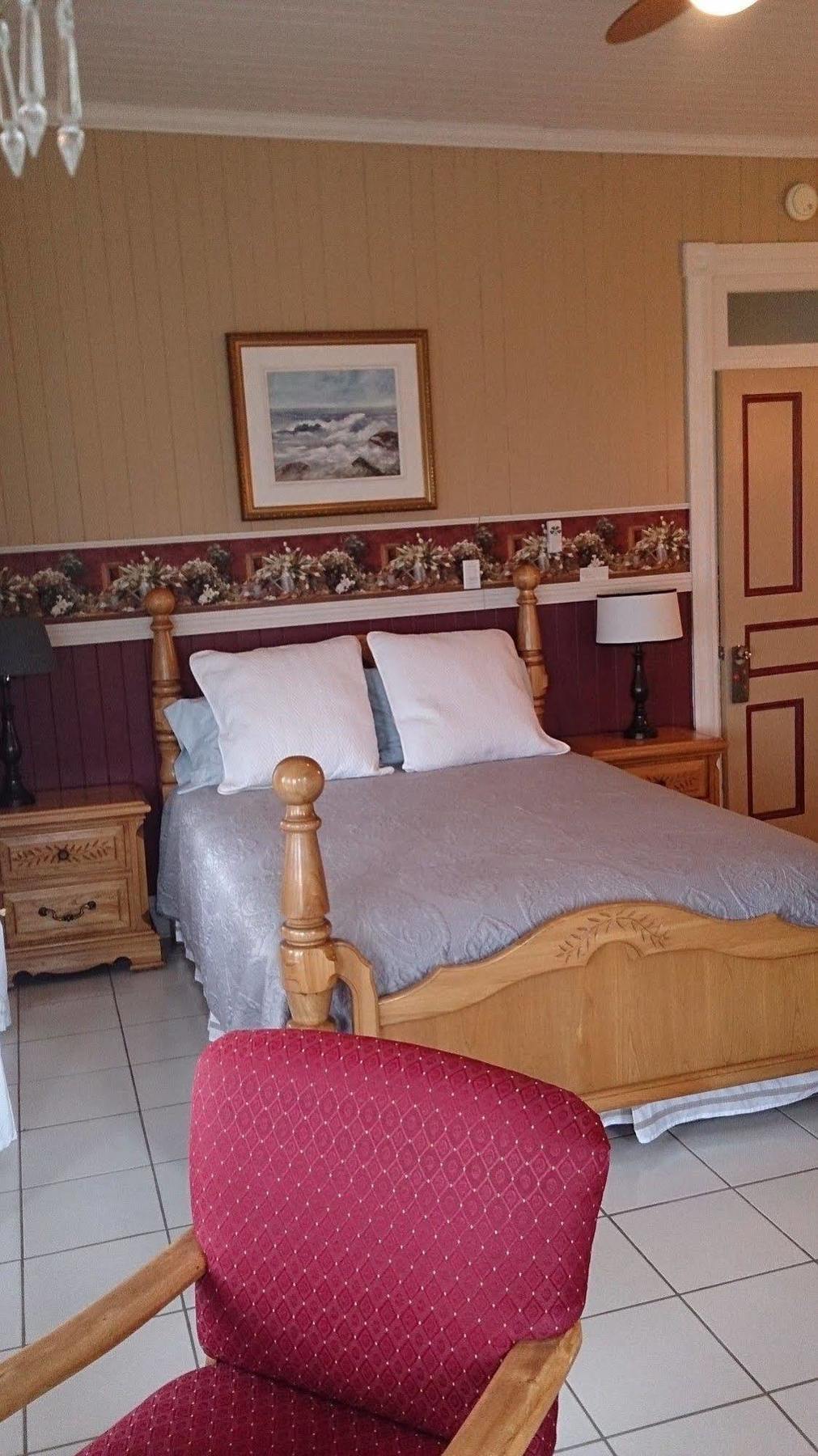 Le Manoir Du Vieux Presbytere Port-Daniel Bagian luar foto